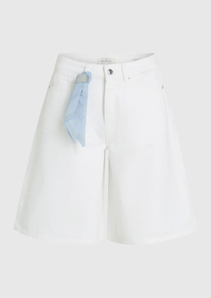 Circle of Trust short Dae fresh white